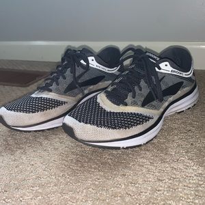 brooks revel running shoe